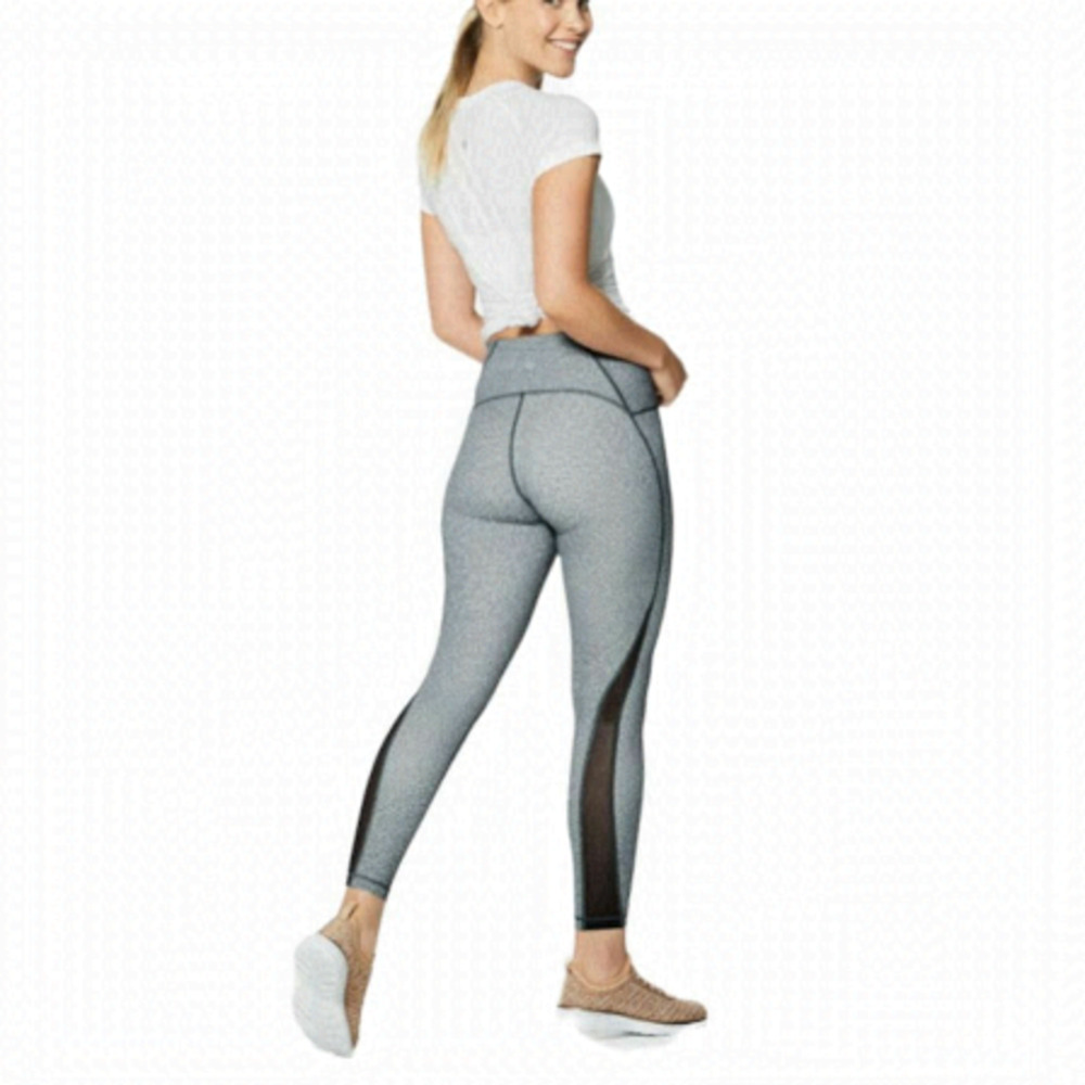 Lululemon Train Times 7/8 Pant *25" Fractal Alpine White Black / Black